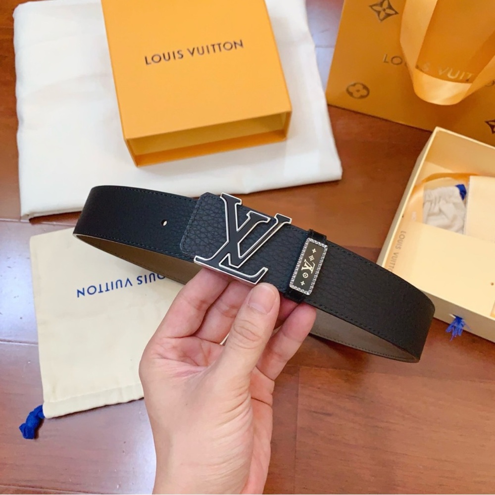 Authentic Luxury Louis Vuitton Leather Belt - Picture 5 of 14